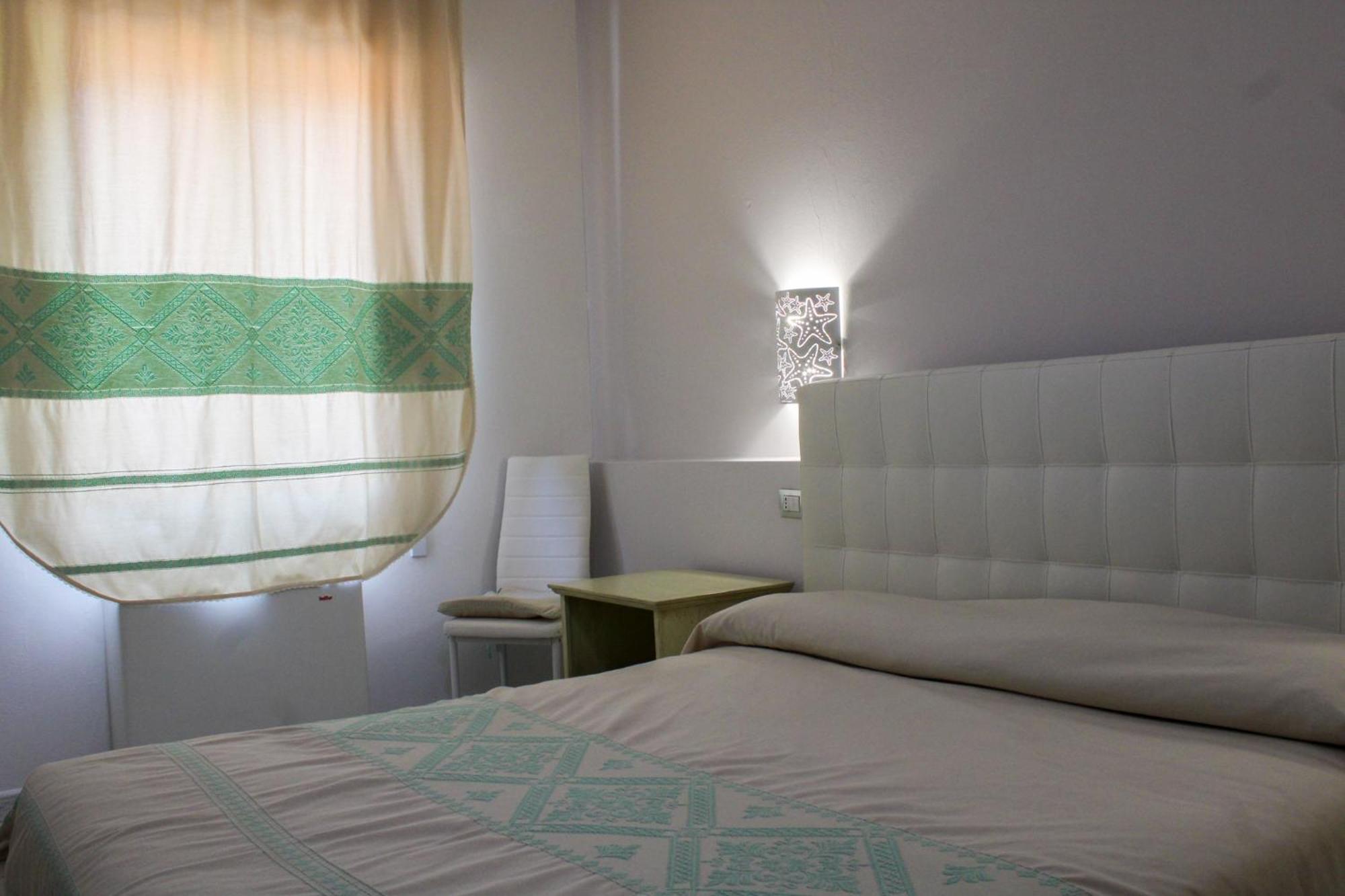 L'Alga Bed & Breakfast Cabras Exterior photo